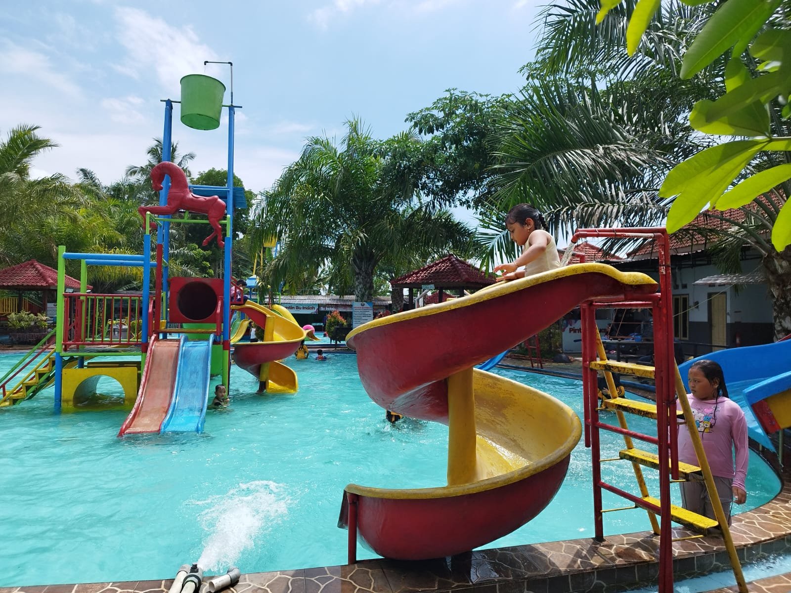 CWP Wisata Kolam Renang dan Liburan Keluarga Paling Diburu