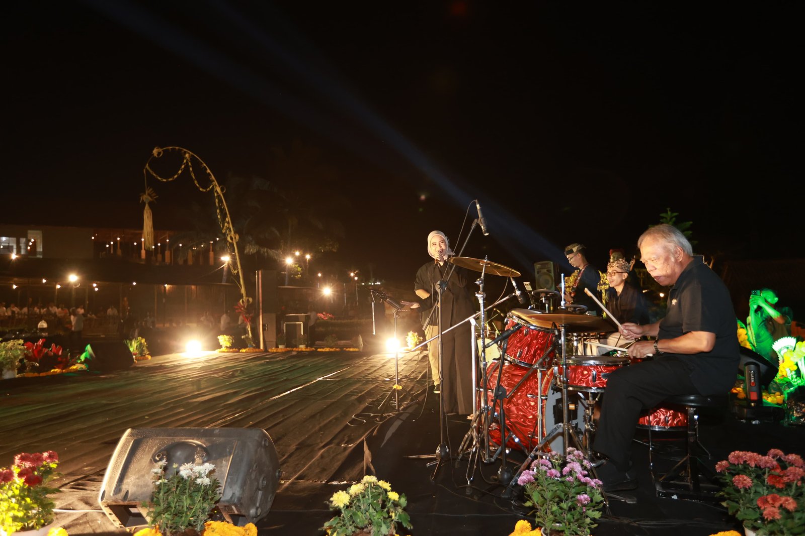 Ke Agrowisata Tamansuruh, Menteri Basuki Nge-drum dan Menyanyi untuk Banyuwangi
