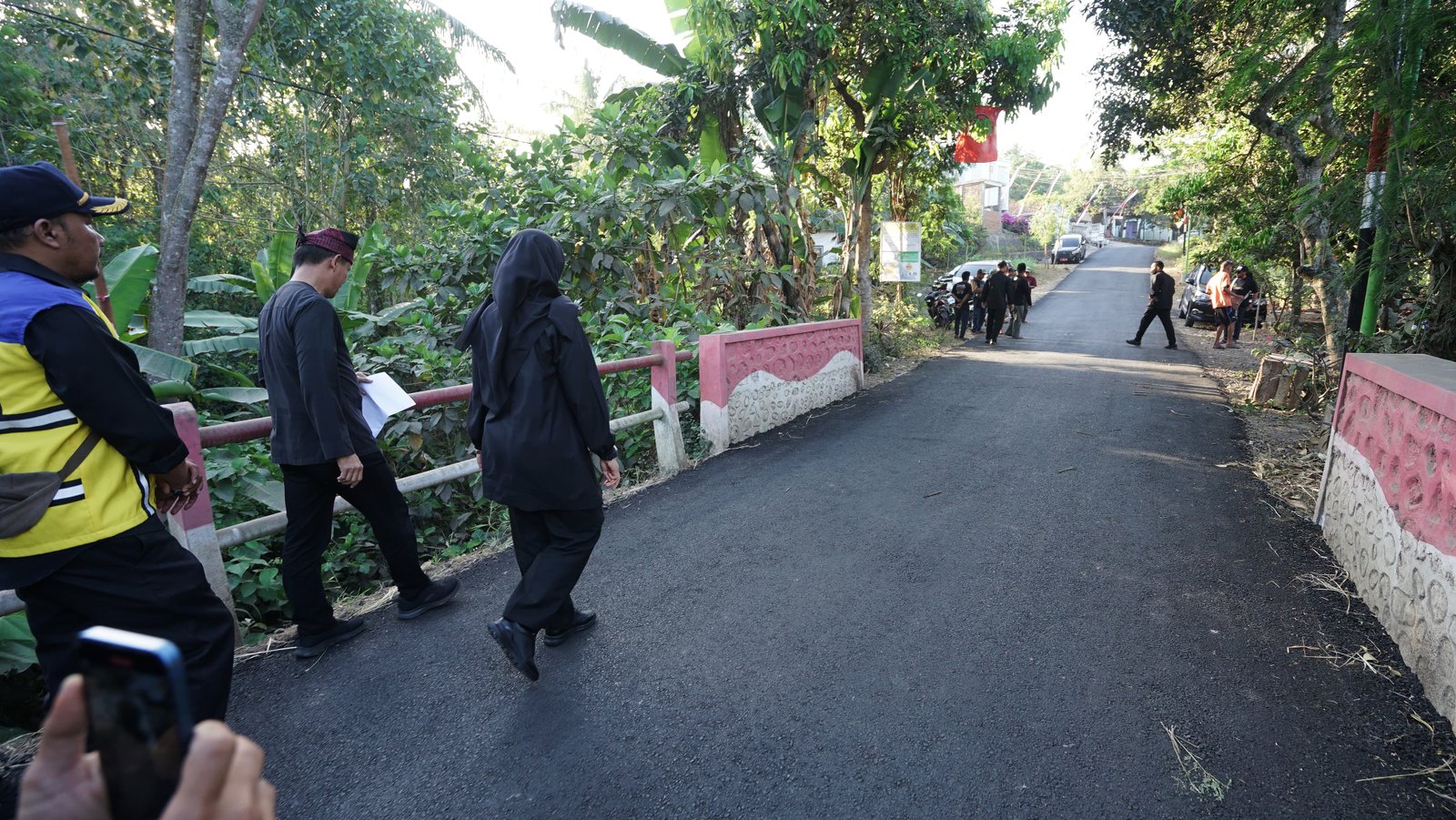 Cek Jalan Papring, Bupati Ipuk : Tahun 2024 Banyuwangi Bangun dan Perbaiki Jalan 821,4 KM Jalan