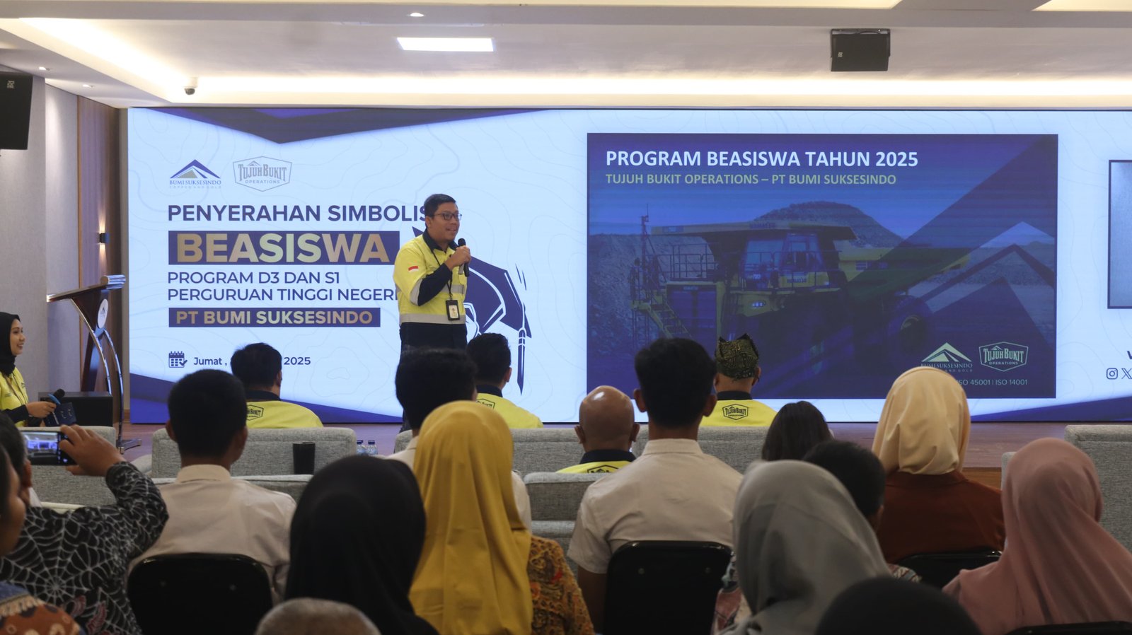 PT BSI Wujudkan Mimpi Anak Banyuwangi Berkuliah Lewat Program Beasiswa