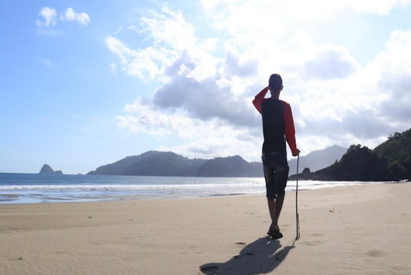 Wisata Pantai Poncomoyo Makin Ramai Pasca Diresmikannya Jembatan Kali Buyuk