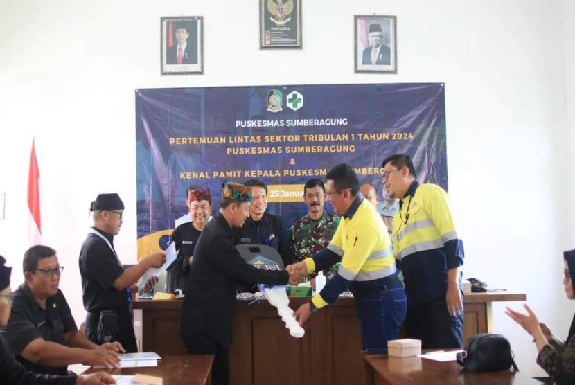 PT BSI Bantu Ambulans Untuk Puskesmas Sumberagung
