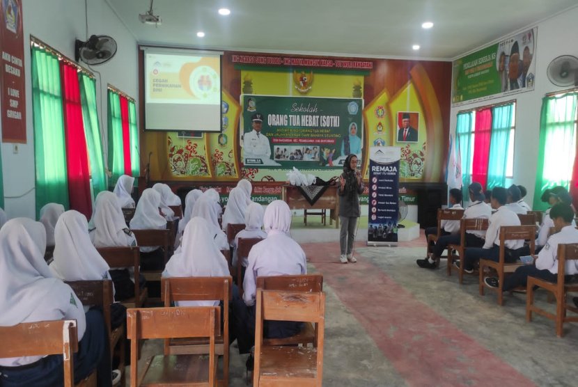 Lawan Pernikahan Dini, "Dulur Sehat" PT BSI Edukasi Siswa