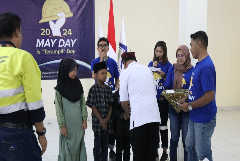 Hari Buruh di Banyuwangi, PT BSI Gelar Acara Berbagi dan Penghargaan