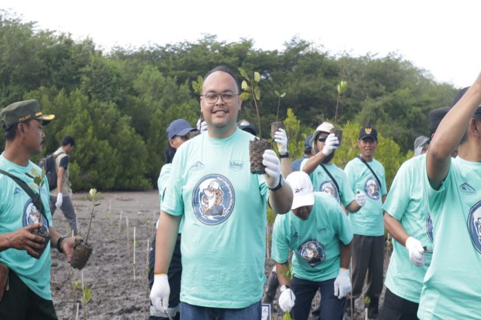 PT BSI Peringati HLH dengan Tanam Ribuan Mangrove