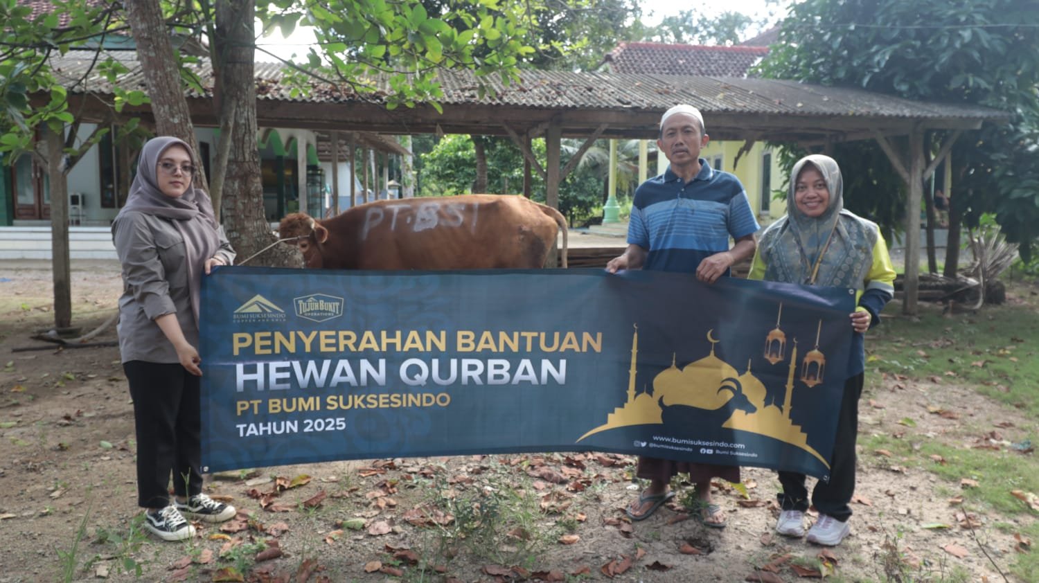 Idul Adha 2025, PT Bumi Suksesindo Berbagi 67 Ekor Hewan Kurban