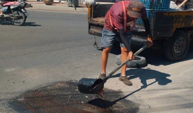 Dinas PU CKPP Banyuwangi Gerak Cepat Tangani Jalan Berlubang di Kawasan Kota