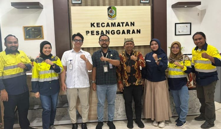 Camat Pesanggaran: Jalan Lampon Mulus Dongkrak Ekonomi Nelayan dan UMKM
